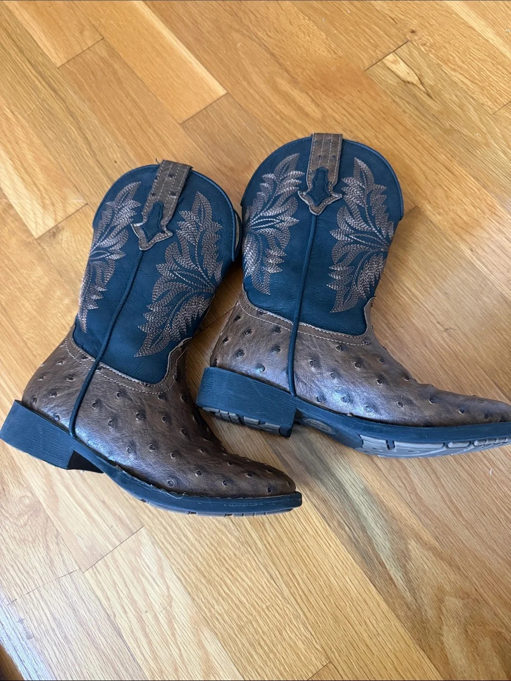 Roper Brown and Black Western Embroidered Heeled Boots